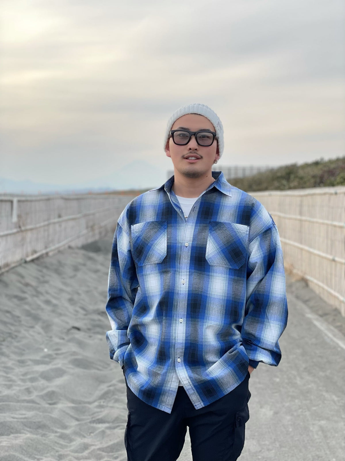 Big Flame Sunglasses - Black / Light Gray