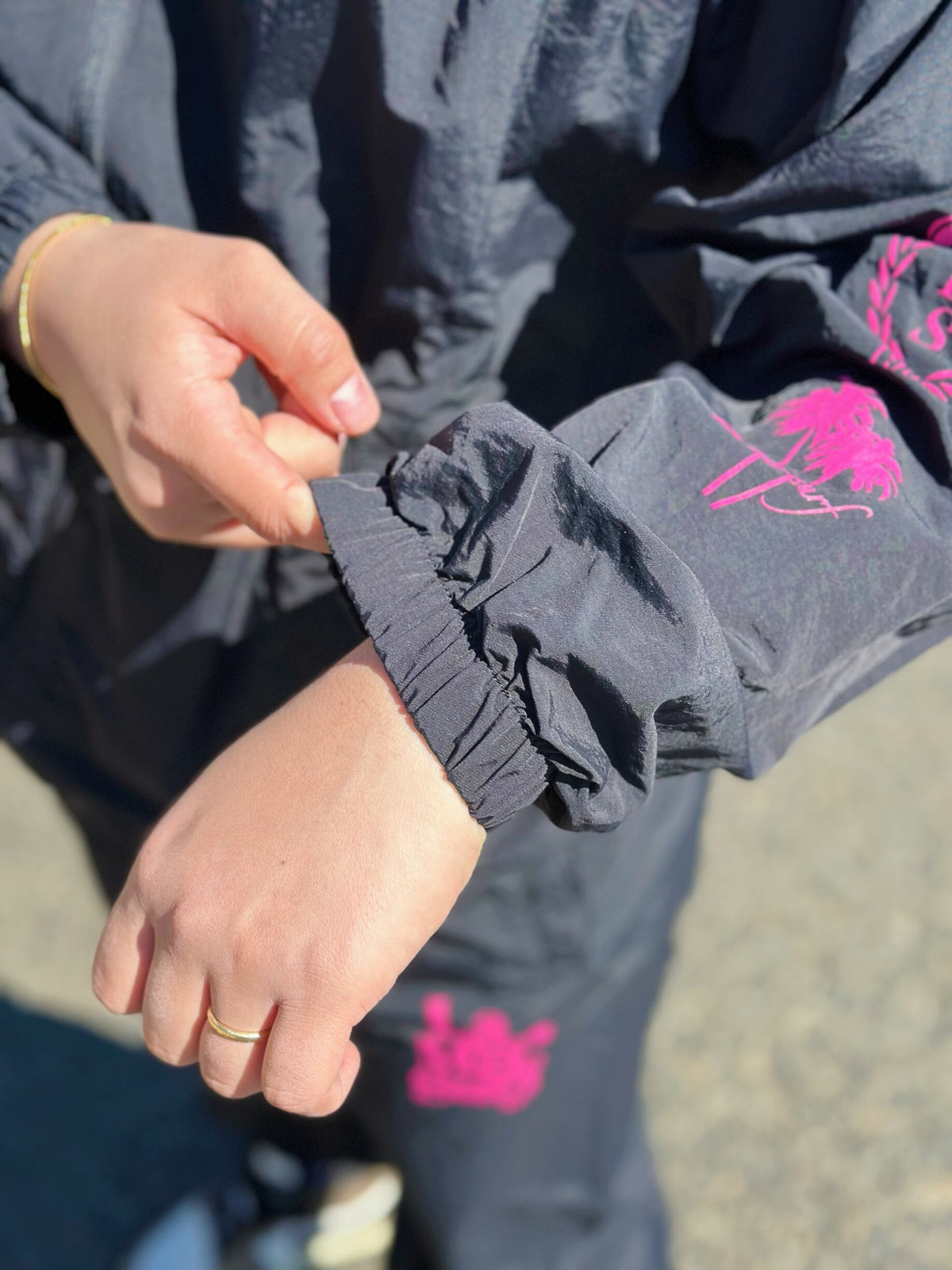 Multi Logo nylon jacket 秋服先行予約