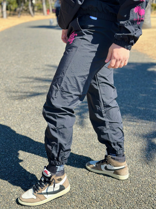 Multi Logo nylon Pants 秋服先行予約